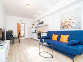 Apartments Bla evi - One Bedroom Apt with Terrace